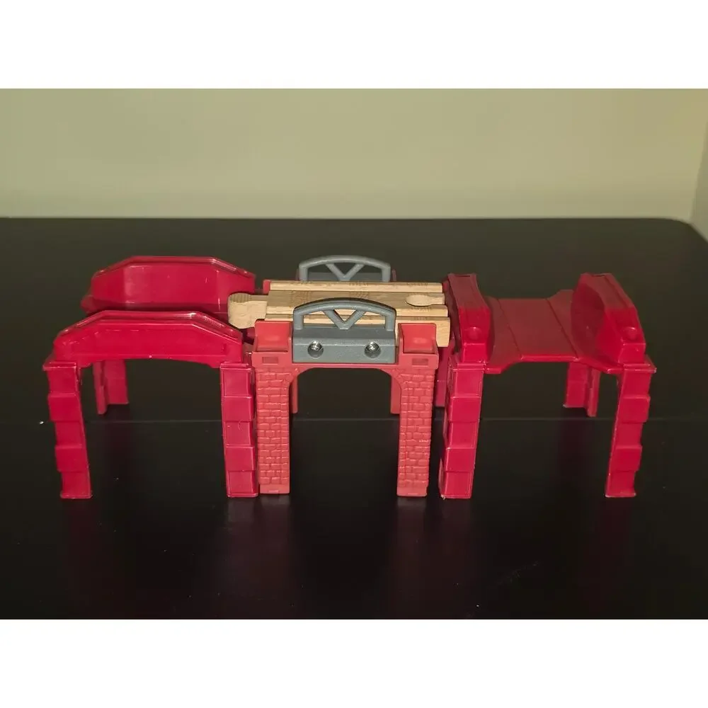 Thomas & Friends Wooden Railway RARE Red Elevated Bridge Supports & Track Pieces